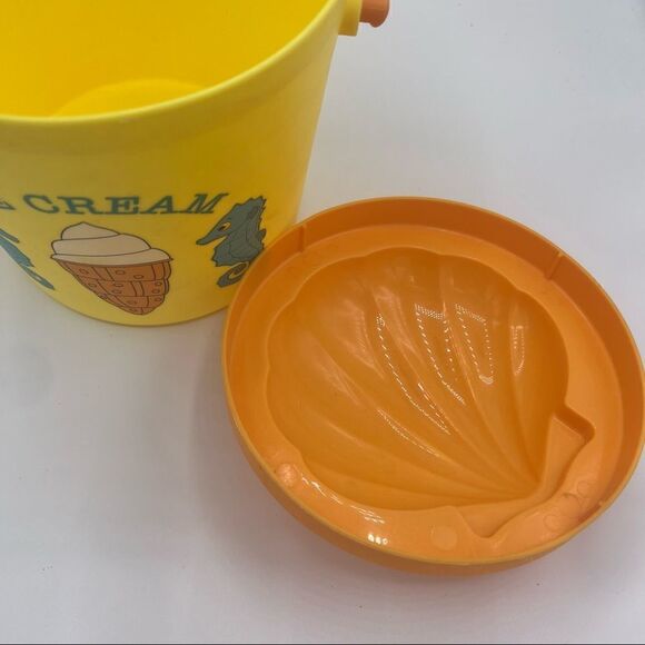 Melissa and Doug Sand Bucket and Playset - Picture 6 of 16